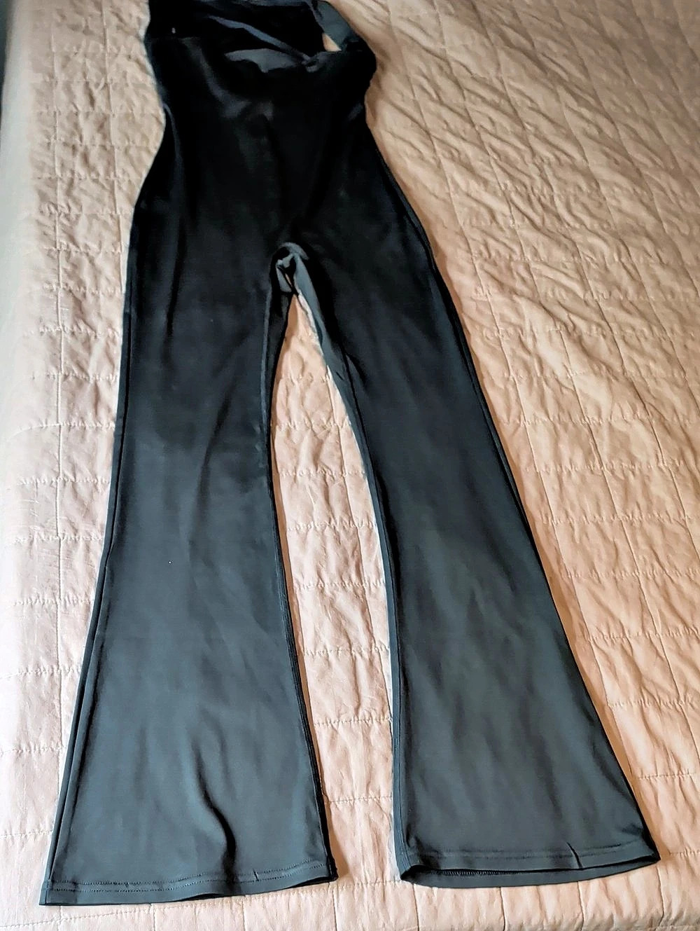 Scoop Neck Flare Leg One-Piece Activewear Jumpsuit Black S